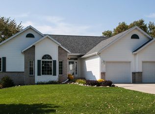 510 Cedar Ct NE, Pine Island, MN 55963
