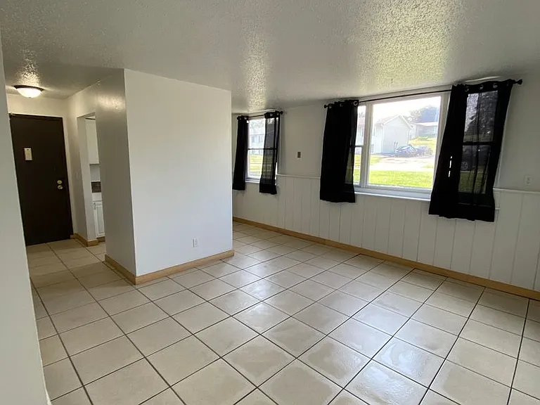 305 Melody Ln — Photo 1