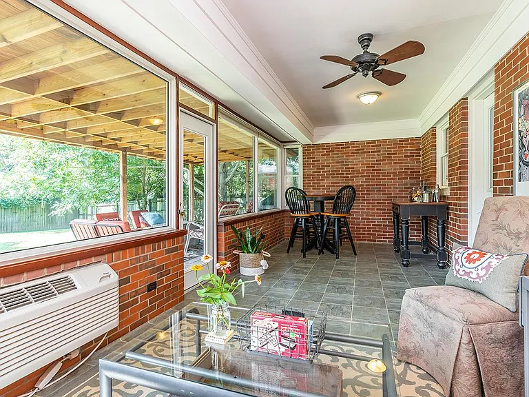 520 Albany Rd — Photo 21
