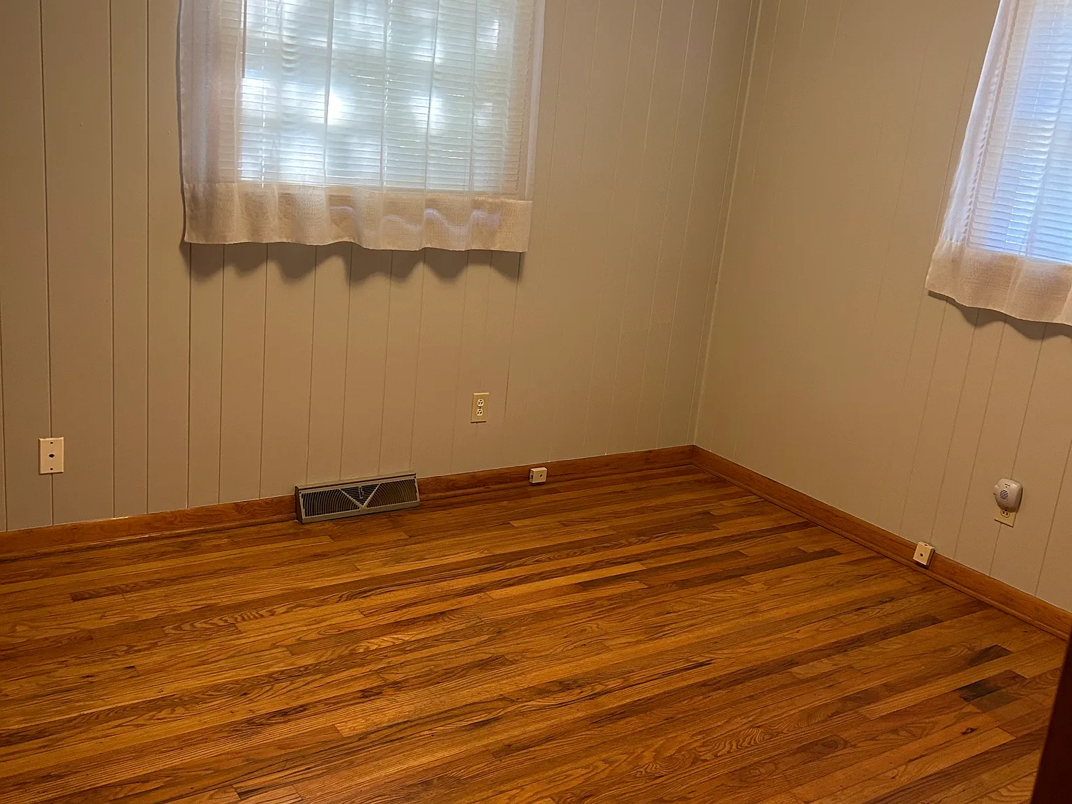 2 bed, 888 sqft, $850 — Photo 1