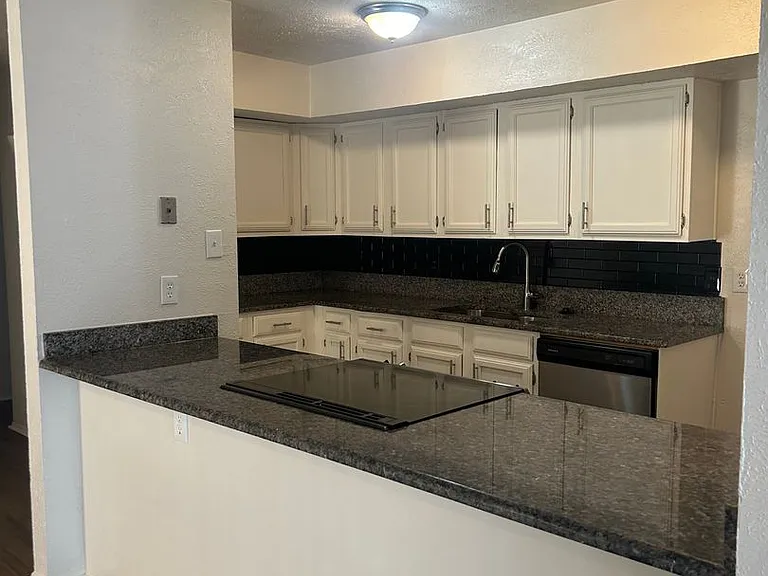 4020 Blue Flag Ln — Photo 14