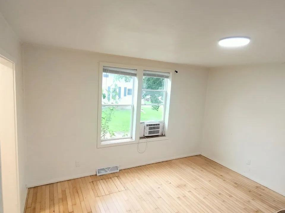 338 Eureka St