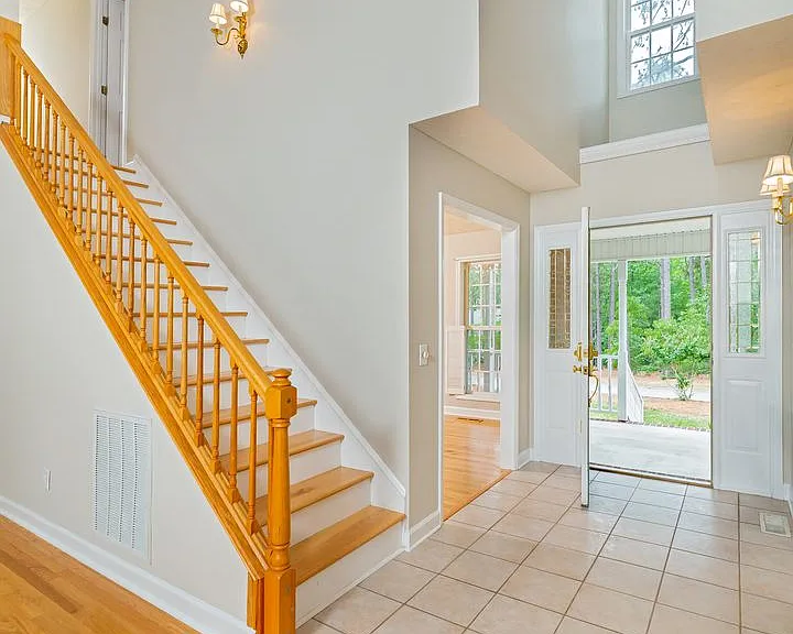 10 Hampshire Ln — Photo 11