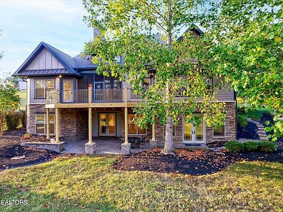 4th image of 494 Chestnut Ln #103