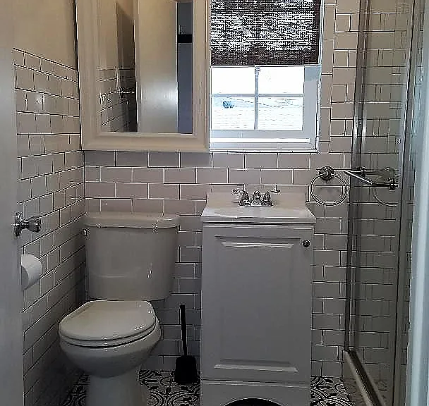 2853 Hawthorn St — Photo 9