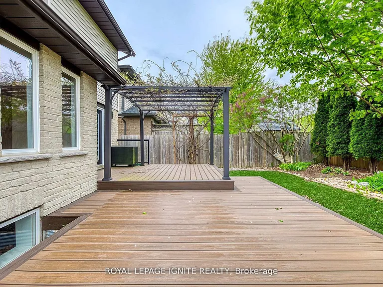 64 Templewood Dr — Photo 47