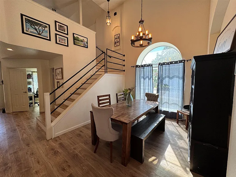 17800 Kilkenny Dr — Photo 4