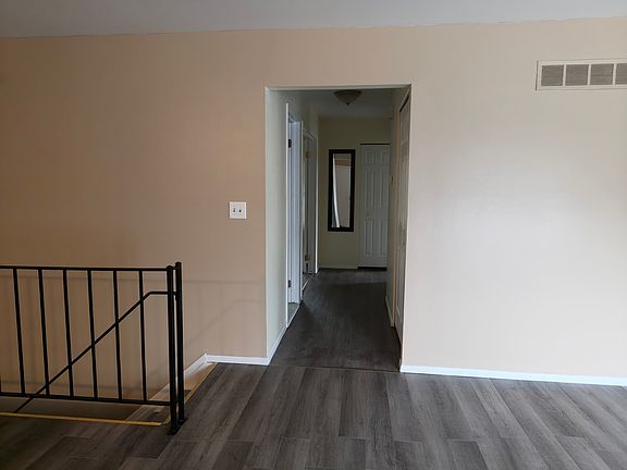 4th image of 2737 Roundtree Dr