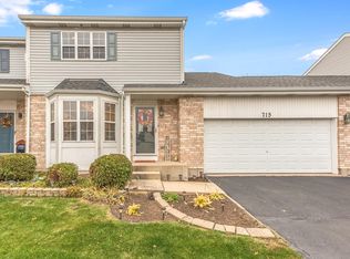 715 Pinetree Ct, Romeoville, IL 60446