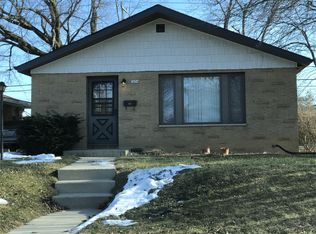 3854 S 35th St, Greenfield, WI 53221