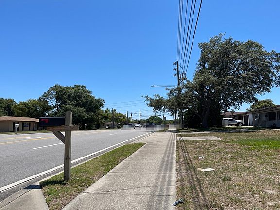 4th image of 1036 Deltona Blvd