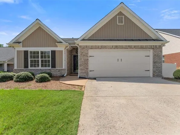 316 Lakeview Bend Cir, Jefferson, GA 30549