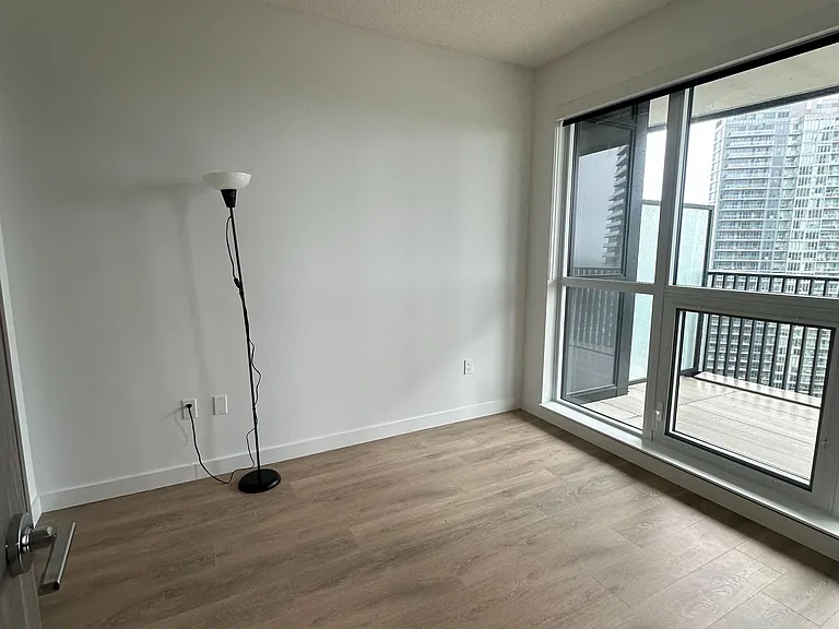 18 Esther Shiner Blvd #1812 — Photo 9