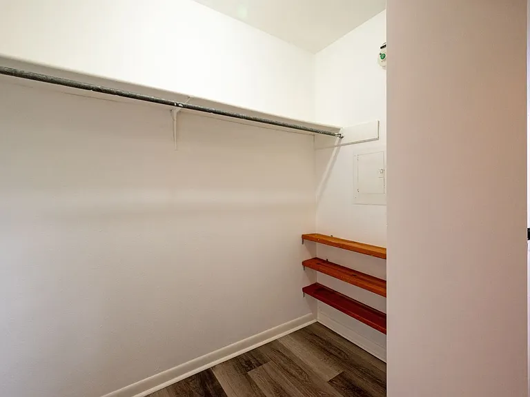 1320 Northpoint Cir — Photo 20