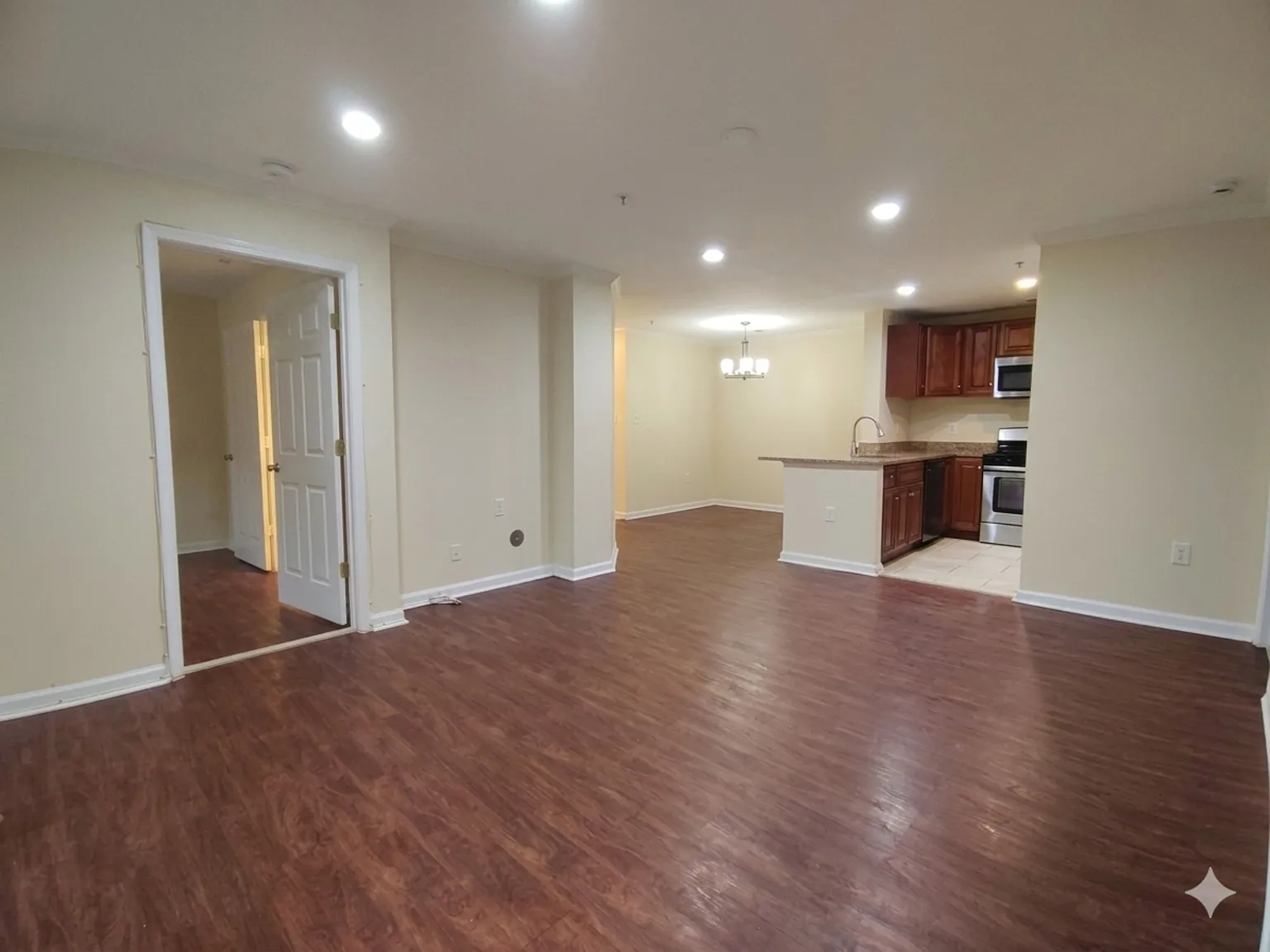 Apartment for Rent — Photo 1