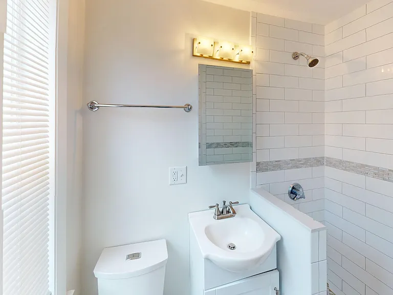 34 Charter St #5A — Photo 14