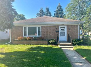 2008 Deckner Ave, Green Bay, WI 54302