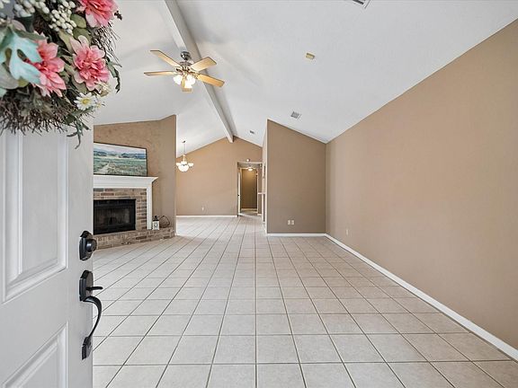 2nd image of 12827 Sandri Ln
