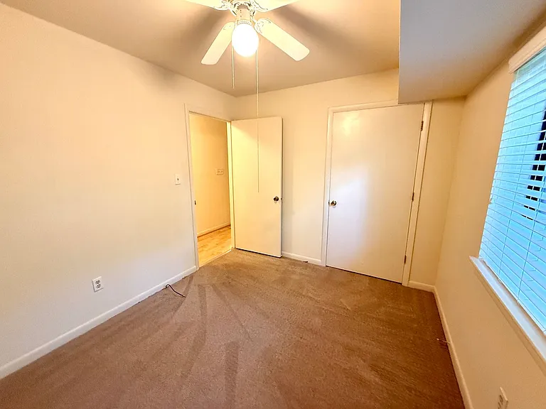 207 Wharton St SE — Photo 11