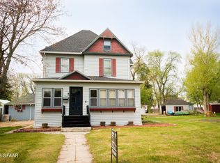 1027 Griggs Ave, Grafton, ND 58237