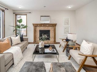 164 W Everbrook Dr SW, Calgary, AB T2Y0L6