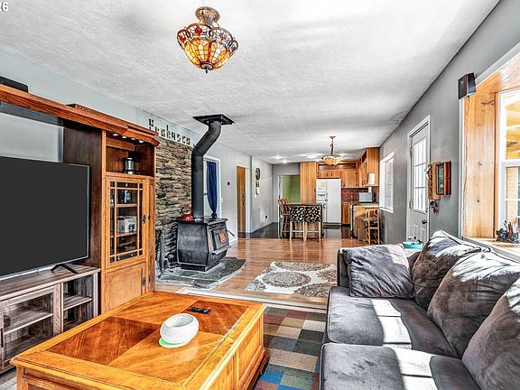 5th image of 31431 Fairview Rd