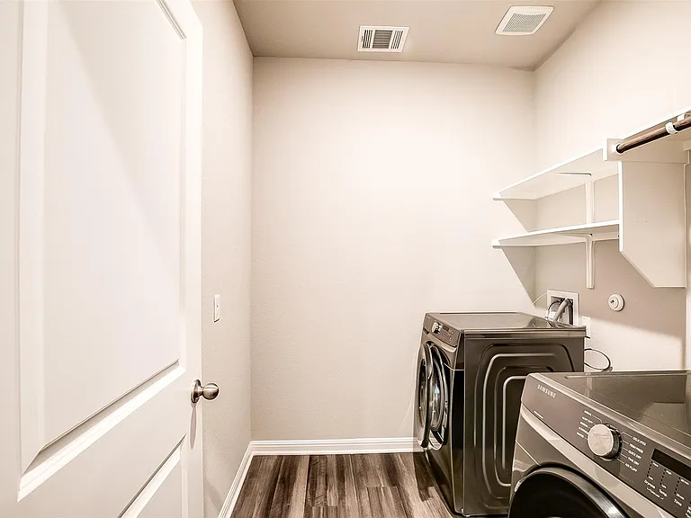 1601 Longhorn Ranch Dr — Photo 23