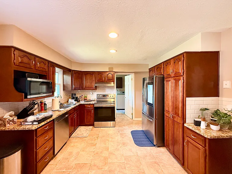 38763 Courtland Dr — Photo 2
