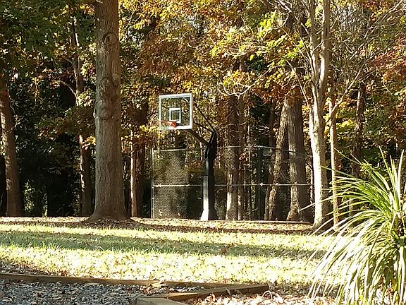 5th image of 326 Summit Ave