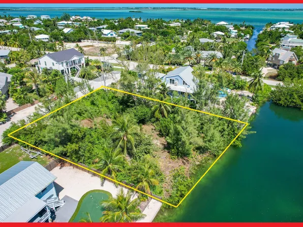 17172 Marlin Dr, Sugarloaf Key, FL 33042