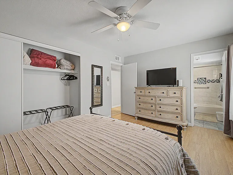 8932 N 56th Dr — Photo 23