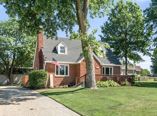 8555 Franklin Ave, Clive, IA 50325