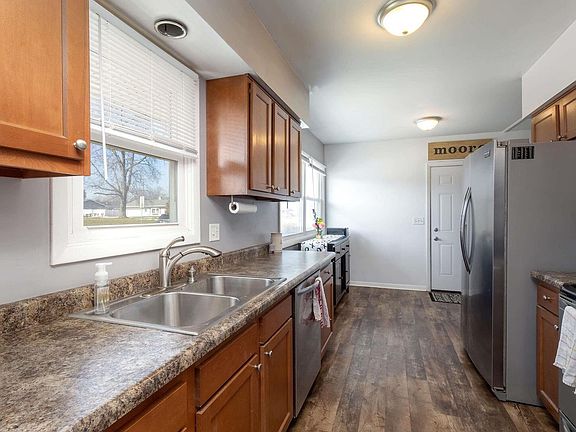 4th image of 2131 N Elsie Ave