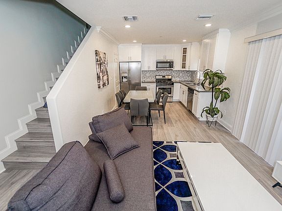 2nd image of 7207 S La Cienega Blvd #7213-1/2