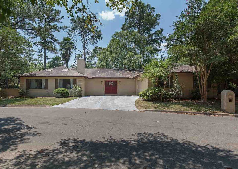 1st image of 2706 Newmarket Cir