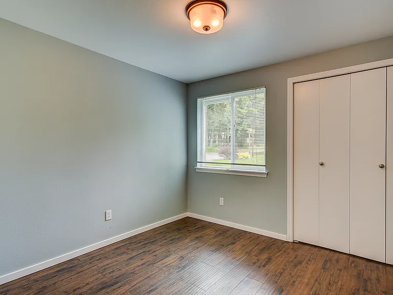 Recently Updated 2-bedroom Cottage — Photo 5