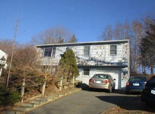 13 Fleetwood Dr, Danbury, CT 06810