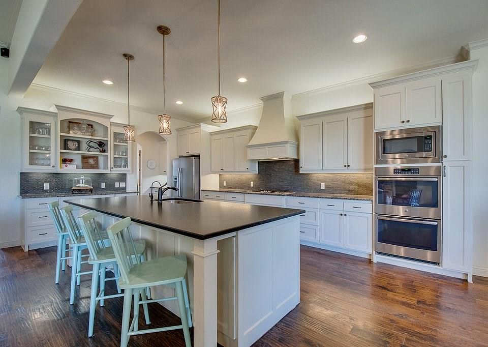 1st image of 148 Bearclaw Cir
