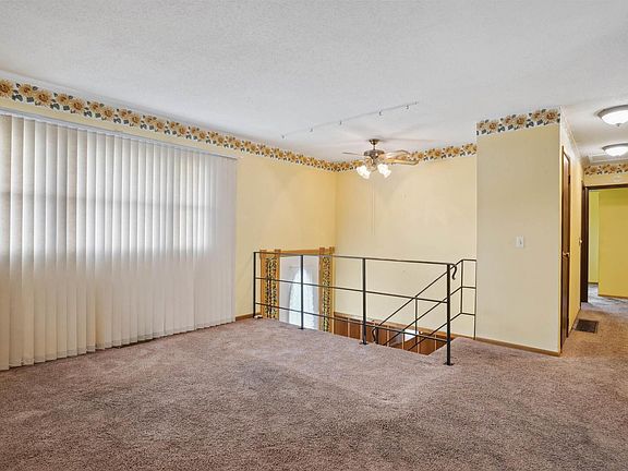 4th image of 3220 Clover Hills Dr