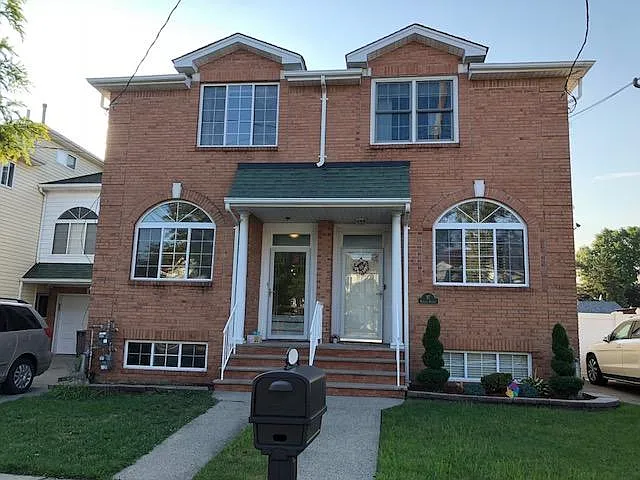 15 Borman Ave photo 1