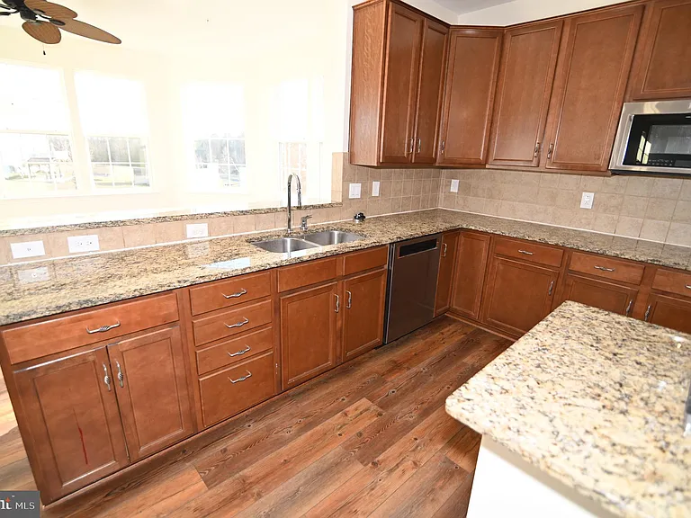 7001 Chaptico Ct — Photo 47