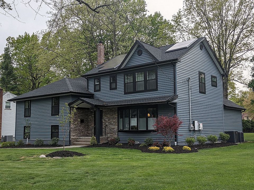 1st image of 4 Birchwood Dr