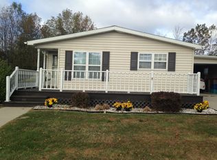 Serene And Cozy 2-2 Manuf. Attached Garage, Ft Gratiot, MI