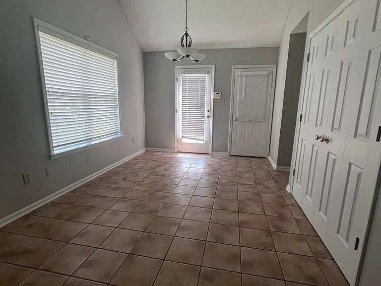 616 N Ericson Rd — Photo 12