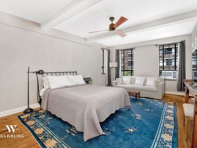 333 W 56th St APT 3D, New York, NY, 10019