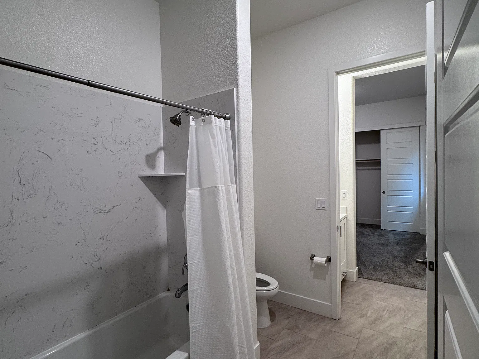 3 bed, 2614 sqft, $3,200 — Photo 3