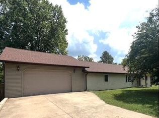410 N McMillan St, Mountain Grove, MO 65711