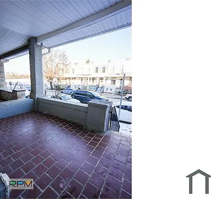 2411 Baker St — Photo 15