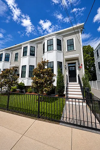50 Waverly St #C Photo 1