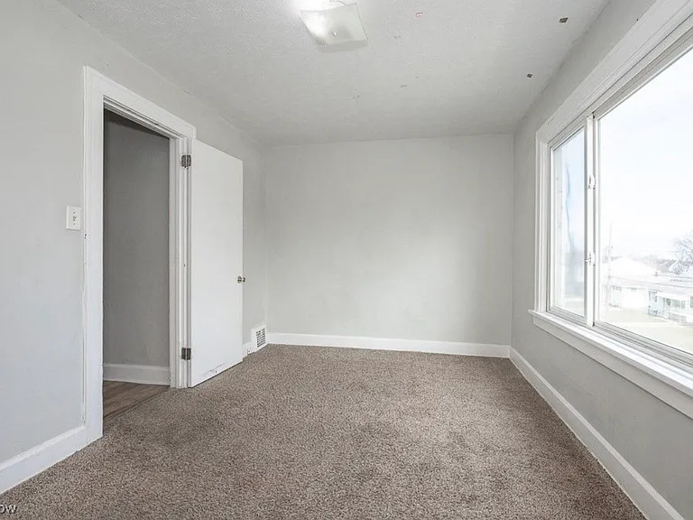 1738 E 296th St #2 — Photo 15